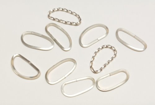 Judy Larson's Fun Shapes Fish Hook Earrings - , Contemporary Wire Jewelry, Butane Torch, Soldering, Solder, Design, Use two soft jaw pliers to form each wire into an oval,